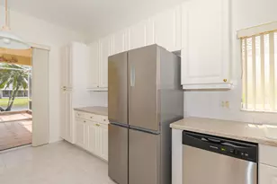 600 NW Lambrusco Dr, Port Saint Lucie, FL 34986 - Photo 16