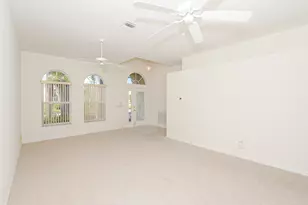 600 NW Lambrusco Dr, Port Saint Lucie, FL 34986 - Photo 10