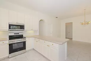 600 NW Lambrusco Dr, Port Saint Lucie, FL 34986 - Photo 18