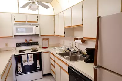 3302 SE Guinevere Lane, Port Saint Lucie, FL 34952 - Photo 6