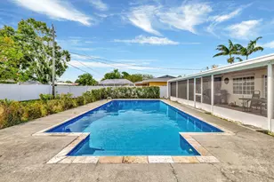 566 SE Floresta Dr, Port Saint Lucie, FL 34983 - Photo 4