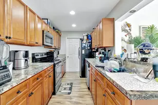 566 SE Floresta Dr, Port Saint Lucie, FL 34983 - Photo 14