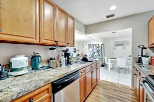 566 SE Floresta Dr, Port Saint Lucie, FL 34983 - Photo 16