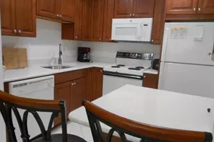 457 Flanders J, Delray Beach, FL - Photo 2