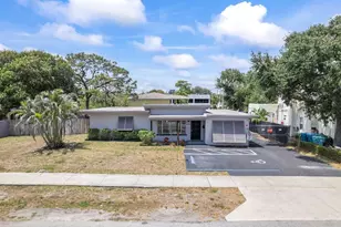 215 NW 3rd St, Boynton Beach, FL - Photo 1