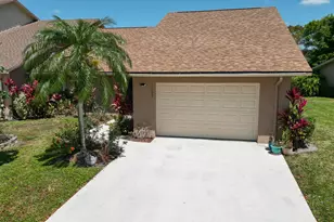 11909 Donlin Dr, Wellington, FL 33414 - Photo 4