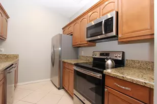 61 Mayfair Ln, Boynton Beach, FL 33426 - Photo 8