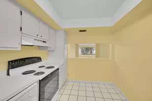 3154 Via Poinciana, Lake Worth, FL 33467 - Photo 4