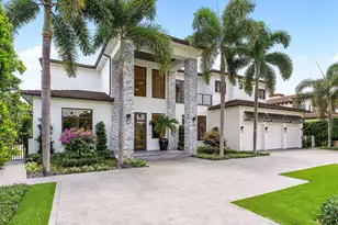 1576 Thatch Palm Dr, Boca Raton, FL 33432 - Photo 4