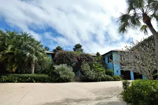 521 S Beach Rd, Jupiter Island, FL 33455 - Photo 2