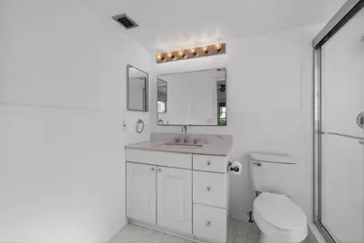 1036 Hythe B #B, Boca Raton, FL 33434 - Photo 24