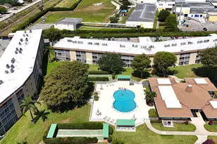 300 Village Green Cir S, Palm Springs, FL 33461 - Photo 16