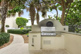 5420 N Ocean Dr, Singer Island, FL 33404 - Photo 24