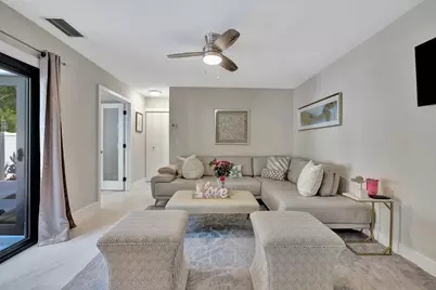 356 Prestwick Circle #3, Palm Beach Gardens, FL 33418 - Photo 4