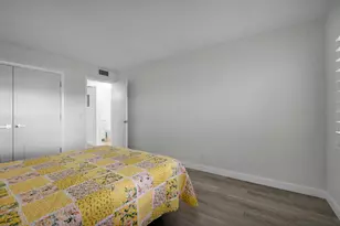 1084 Guildford E, Boca Raton, FL 33434 - Photo 14