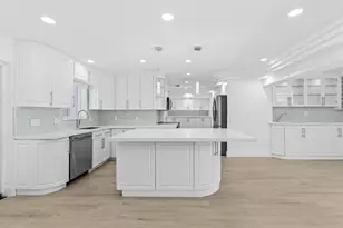 2611 NE 49th St, Lighthouse Point, FL 33064 - Photo 8