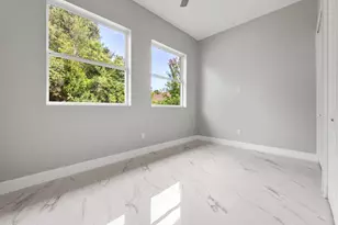 660 NE Moss Rose Pl, Port Saint Lucie, FL 34983 - Photo 14