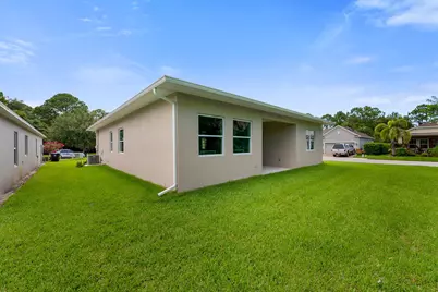 660 NE Moss Rose Place, Port Saint Lucie, FL 34983 - Photo 26