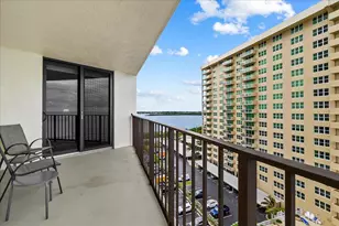 5420 N Ocean Dr, Singer Island, FL 33404 - Photo 38