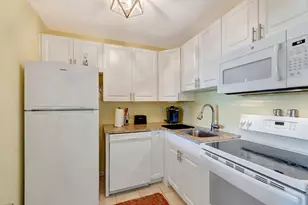 210 Horizons E, Boynton Beach, FL 33435 - Photo 18