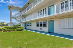 210 Horizons E, Boynton Beach, FL 33435 - Photo 10