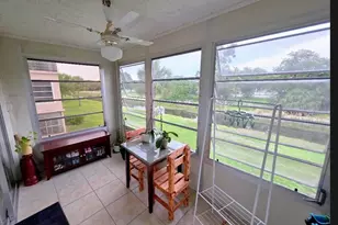 725 Lori Dr, West Palm Beach, FL 33406 - Photo 10