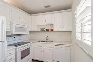 76 Royal Oak Dr, Vero Beach, FL 32962 - Photo 6