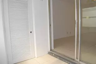 2930 Crosley Dr E, West Palm Beach, FL 33415 - Photo 10