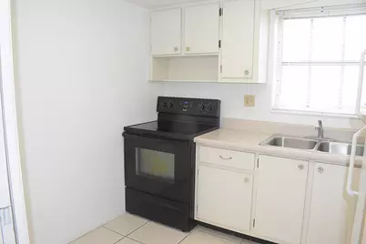 2930 Crosley Drive E #G, West Palm Beach, FL 33415 - Photo 6