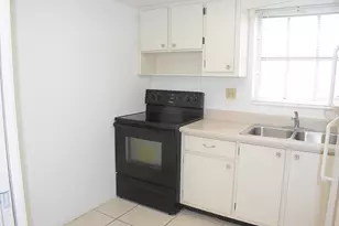 2930 Crosley Dr E, West Palm Beach, FL 33415 - Photo 6