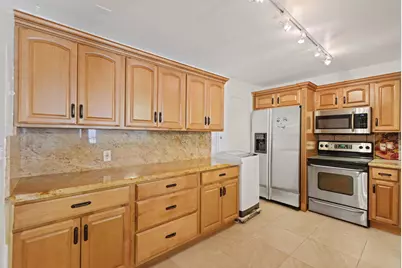 1147 Hillsboro Mile #309, Pompano Beach, FL 33062 - Photo 18