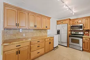 1147 Hillsboro Mile, Pompano Beach, FL 33062 - Photo 18