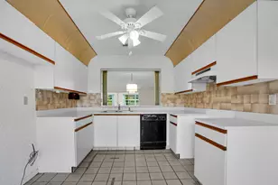 6113 Rainbow Cir, Greenacres, FL 33463 - Photo 4