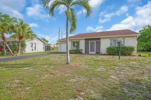 6113 Rainbow Cir, Greenacres, FL 33463 - Photo 2