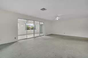 6113 Rainbow Cir, Greenacres, FL 33463 - Photo 10