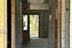 8921 Palm Tree Ln, Hollywood, FL 33024 - Photo 4