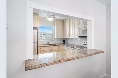 715 Lori Drive #213, Palm Springs, FL 33461 - Photo 4