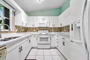 156 Caribe Ct, Greenacres, FL 33413 - Photo 12