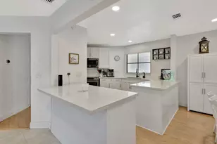 146 Weybridge Cir, Royal Palm Beach, FL 33411 - Photo 10