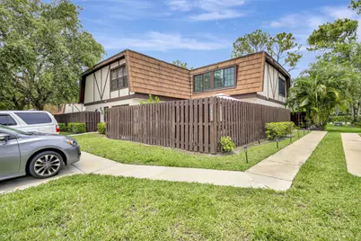 146 Weybridge Circle #B, Royal Palm Beach, FL 33411 - Photo 4