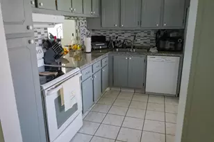 106 Lake Helen Dr, West Palm Beach, FL 33411 - Photo 4