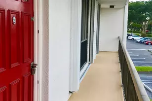 2520 Presidential Way Way, West Palm Beach, FL 33401 - Photo 4