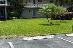 2811 S Garden Dr, Lake Worth Beach, FL 33461 - Photo 2