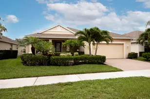 10295 SW Waterway Ln, Port Saint Lucie, FL 34987 - Photo 4