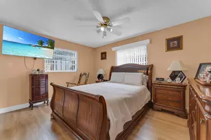 2745 Cambridge Rd, Lake Worth, FL 33462 - Photo 20