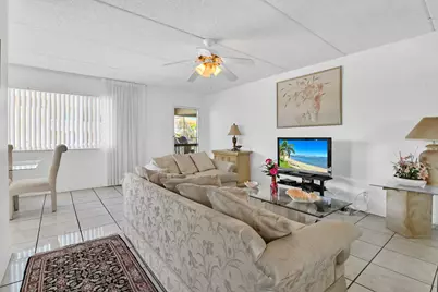 700 Village Green Court #221, Palm Springs, FL 33461 - Photo 4