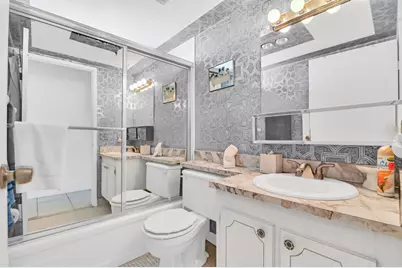 700 Village Green Court #221, Palm Springs, FL 33461 - Photo 12