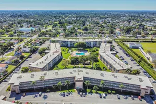 700 Village Green Ct, Lake Worth Beach, FL 33461 - Photo 18