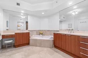 2650 Lake Shore Dr, Riviera Beach, FL 33404 - Photo 24