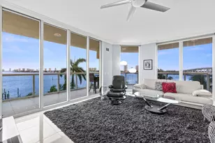 2650 Lake Shore Dr, Riviera Beach, FL 33404 - Photo 1